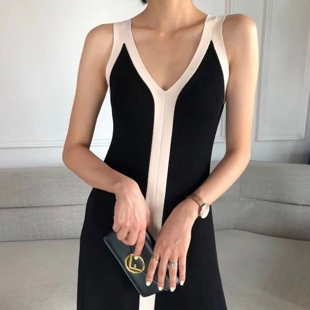 V-Neck Knit Colorblock Sleeveless Maxi Dress - Picture 4 of 16